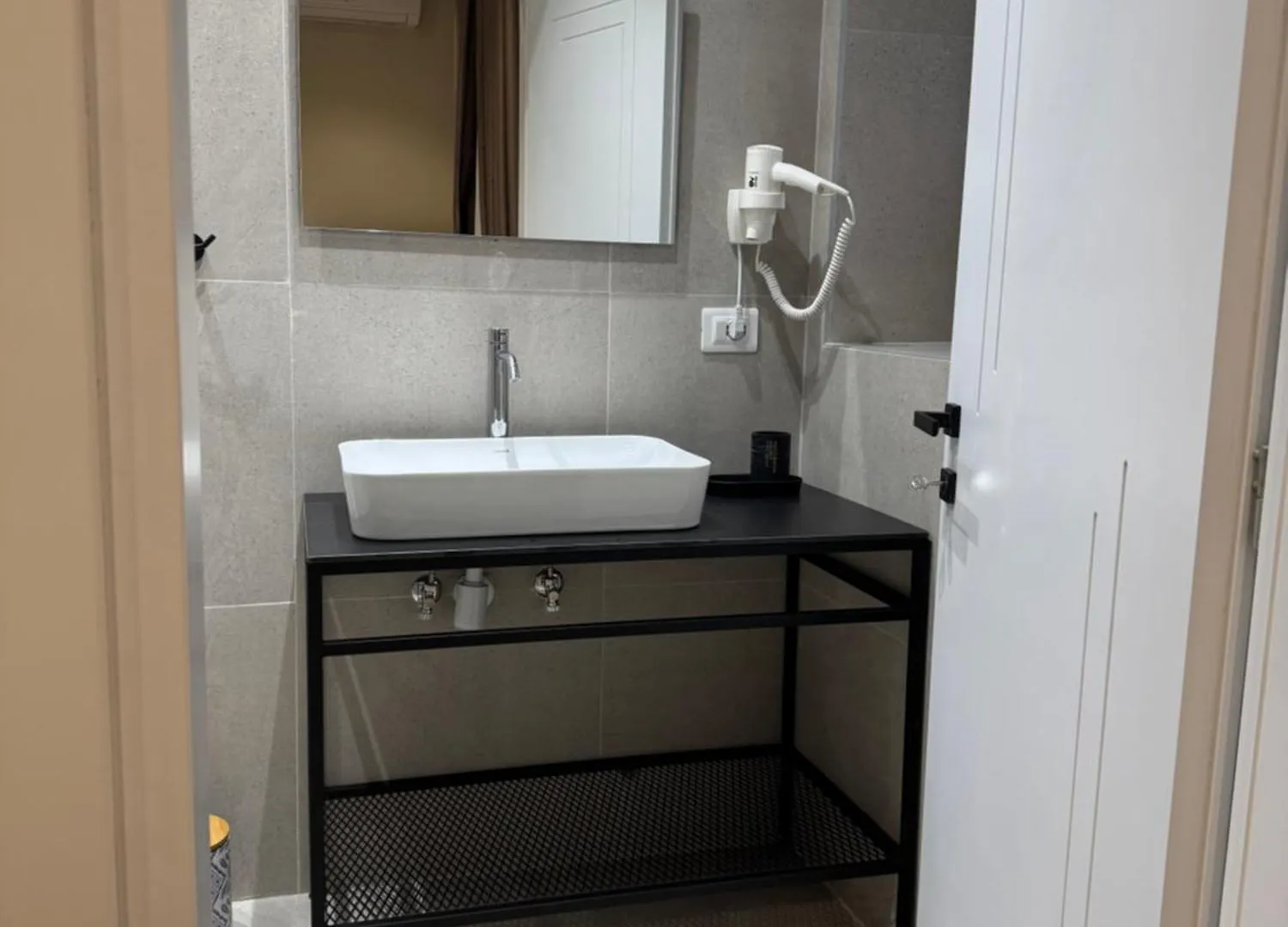 Rooms At Mimosa Street تيرانا فندق