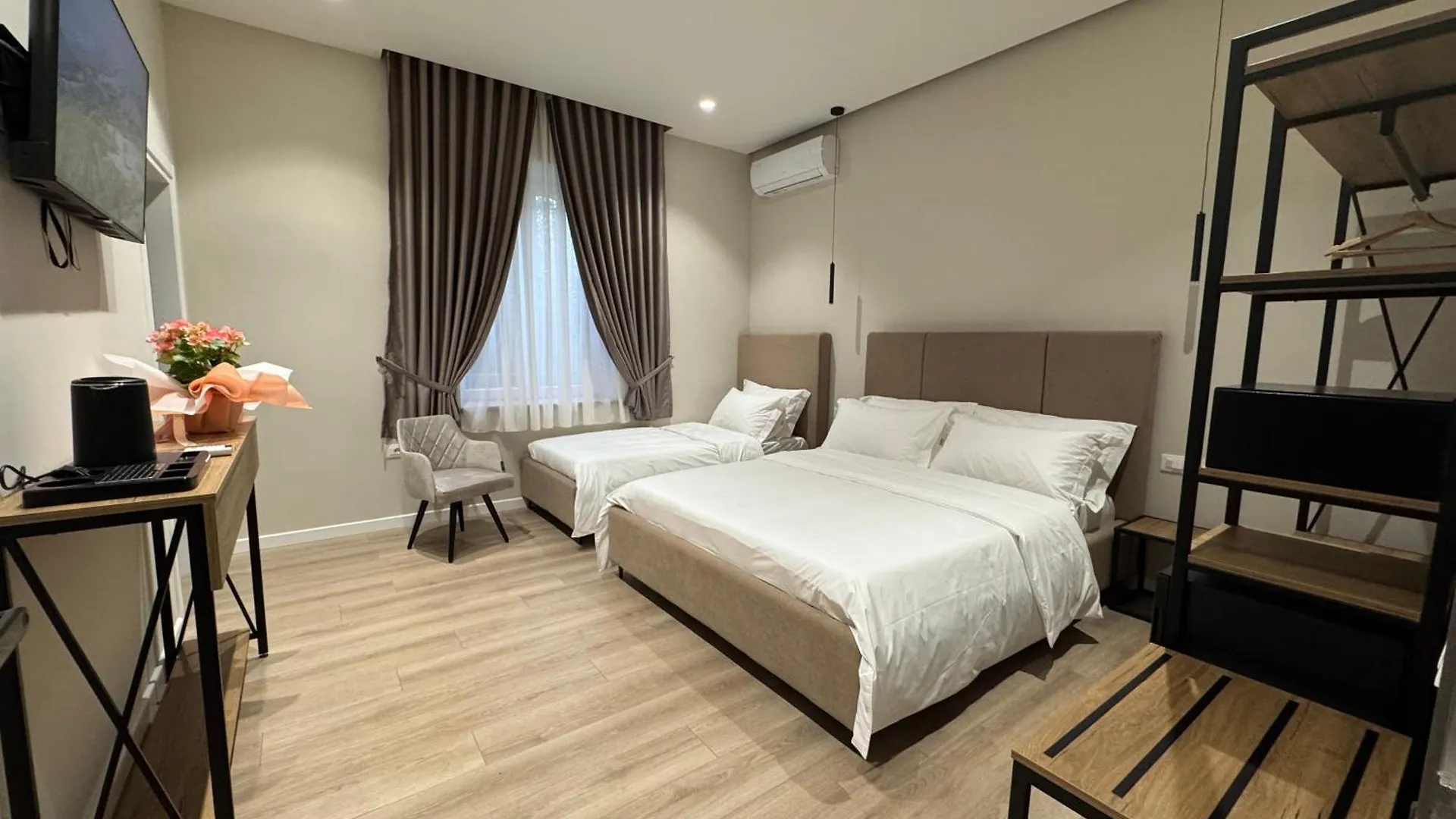 Rooms At Mimosa Street تيرانا